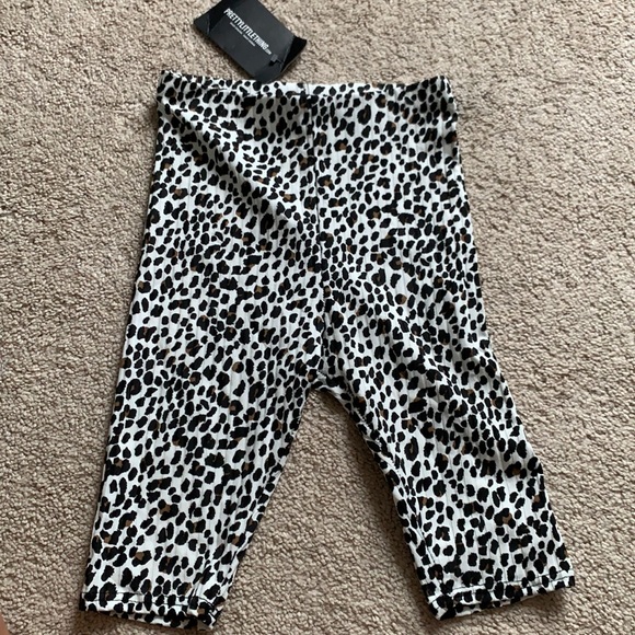 Pretty Little Thing leopard ribbed biker shorts